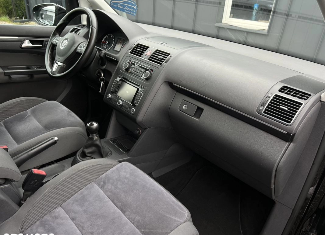 Volkswagen Touran cena 32900 przebieg: 202000, rok produkcji 2011 z Warta małe 436